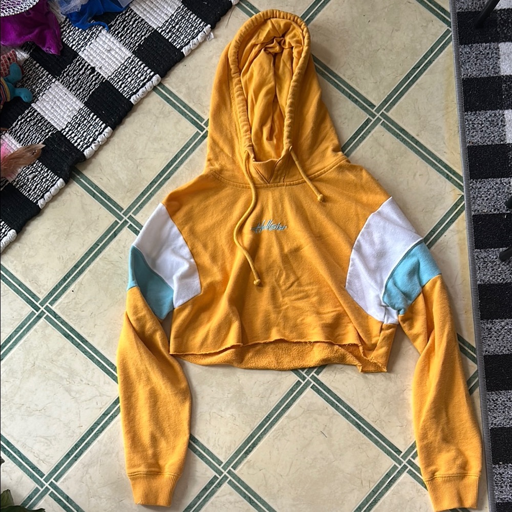 Hollister Yellow and White Color Block Cropped Hoodie